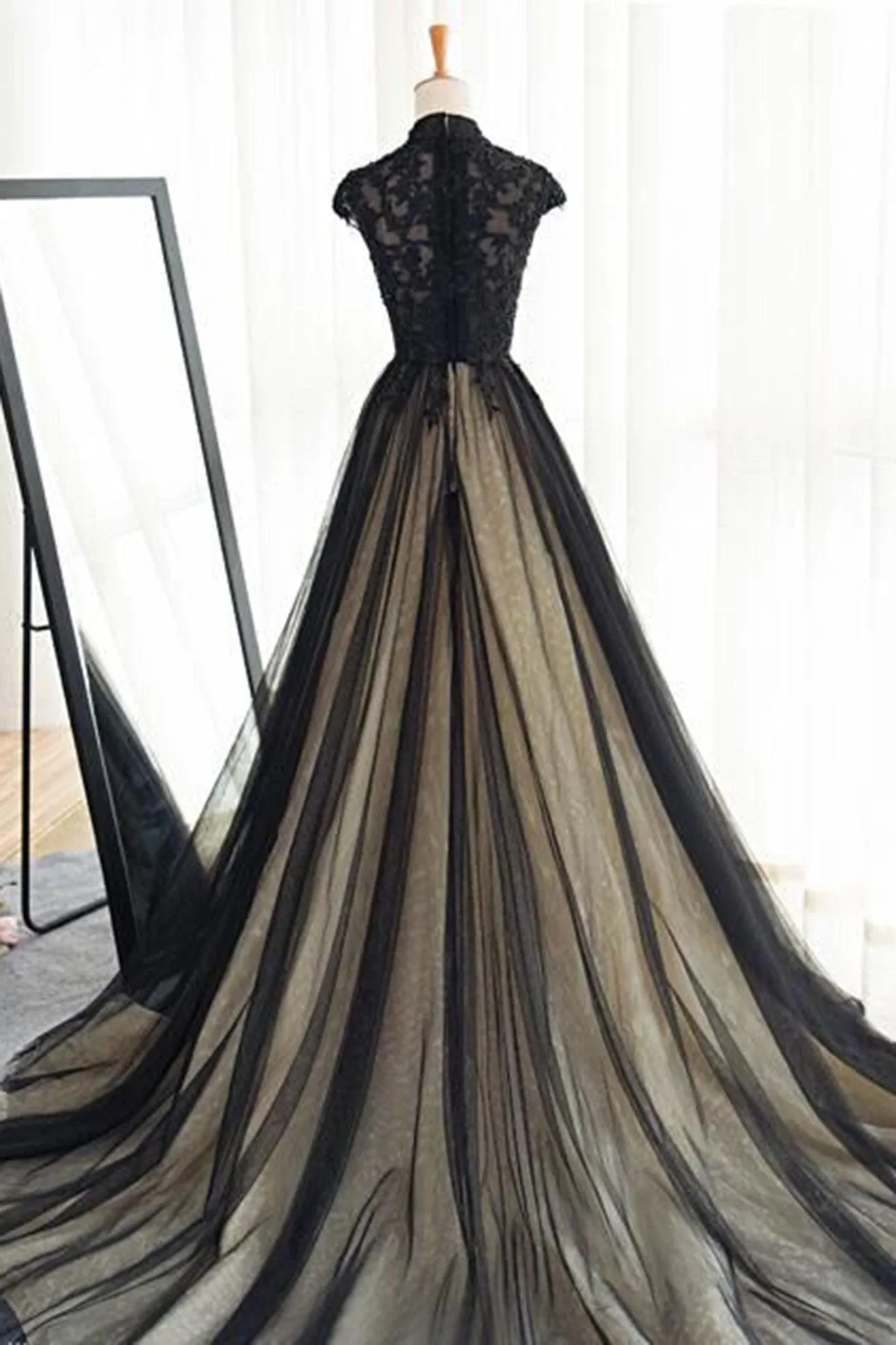 Black Tulle Cap Sleeves Floor Length Long Prom Dresses Luxury Dresses