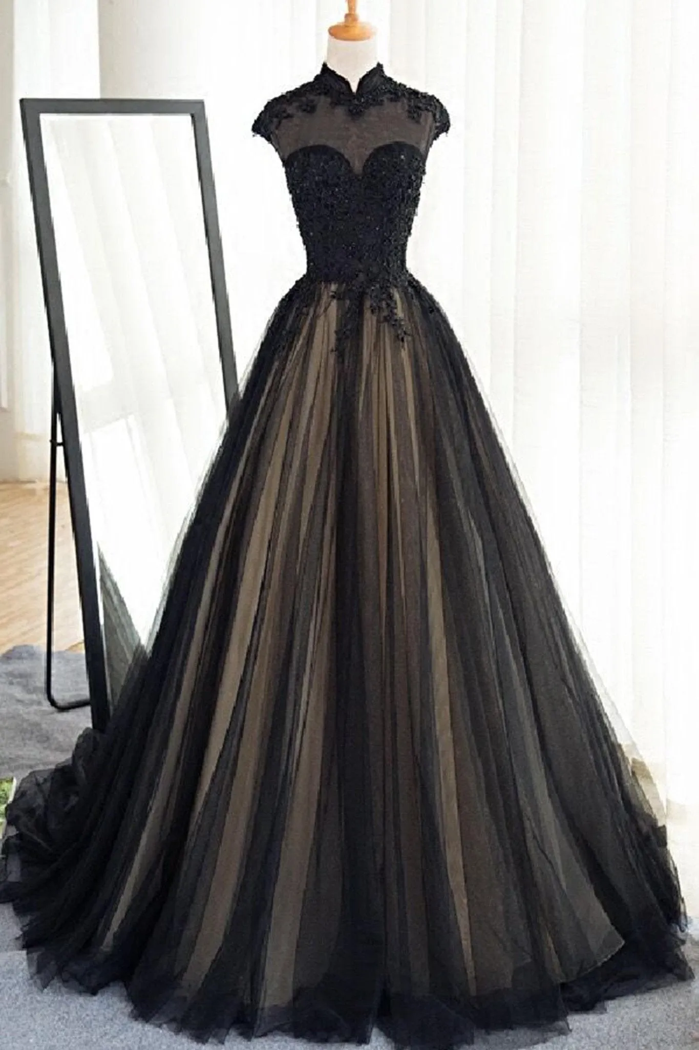 Black Tulle Cap Sleeves Floor Length Long Prom Dresses Luxury Dresses