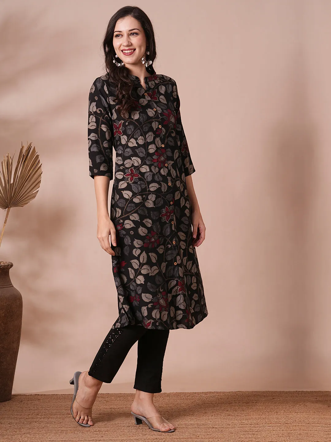 Ethnic Floral Printed Straight Fit Kurta - Black