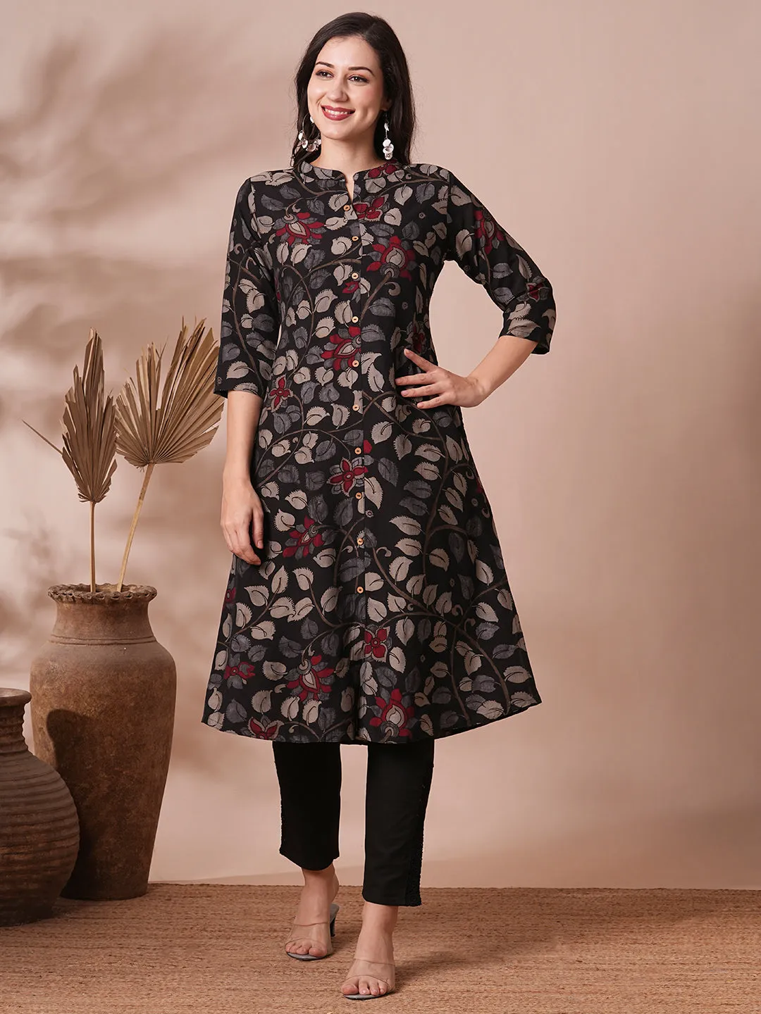 Ethnic Floral Printed Straight Fit Kurta - Black