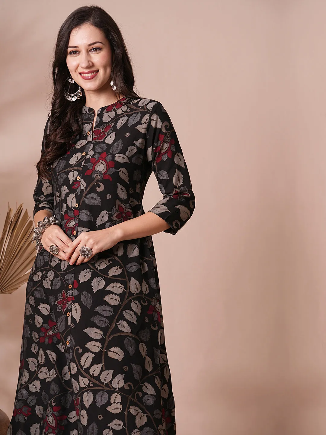 Ethnic Floral Printed Straight Fit Kurta - Black