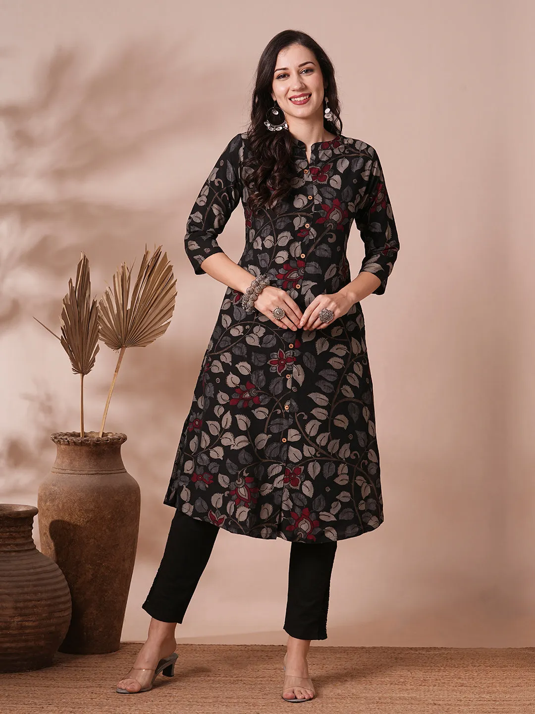 Ethnic Floral Printed Straight Fit Kurta - Black