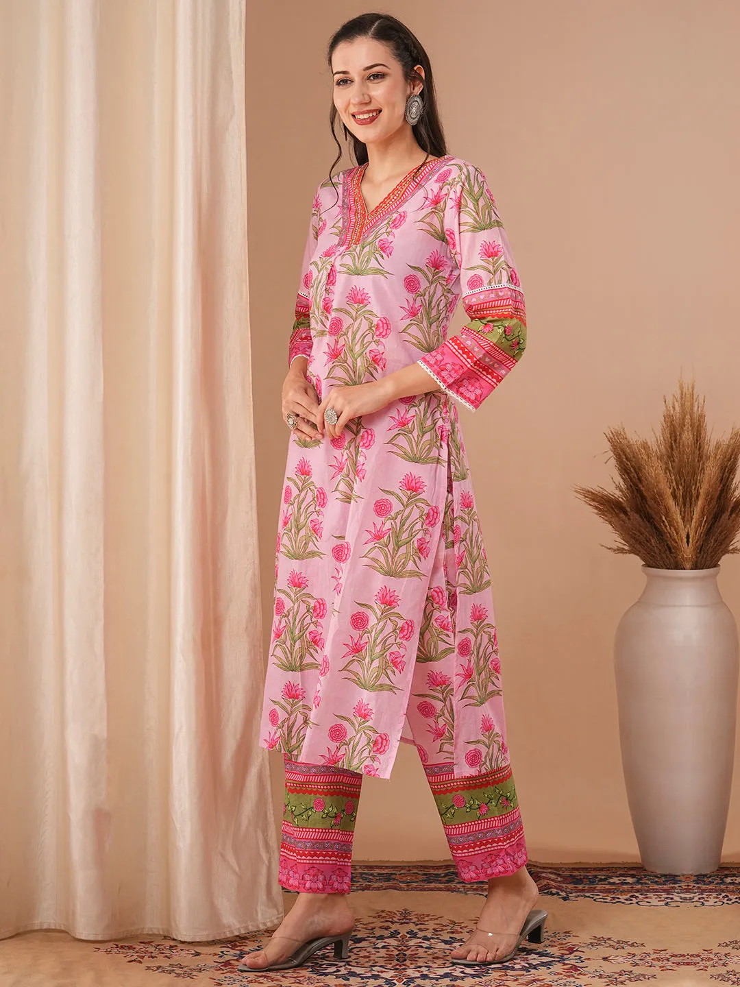 Ethnic Floral Printed Straight Fit Kurta with Pant - Pink