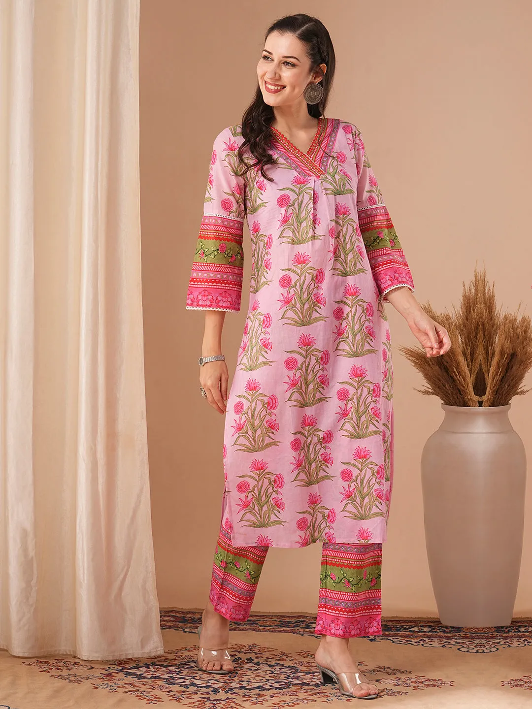 Ethnic Floral Printed Straight Fit Kurta with Pant - Pink