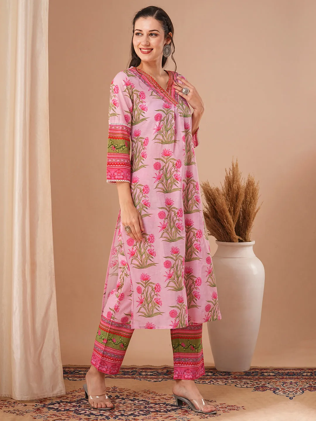 Ethnic Floral Printed Straight Fit Kurta with Pant - Pink