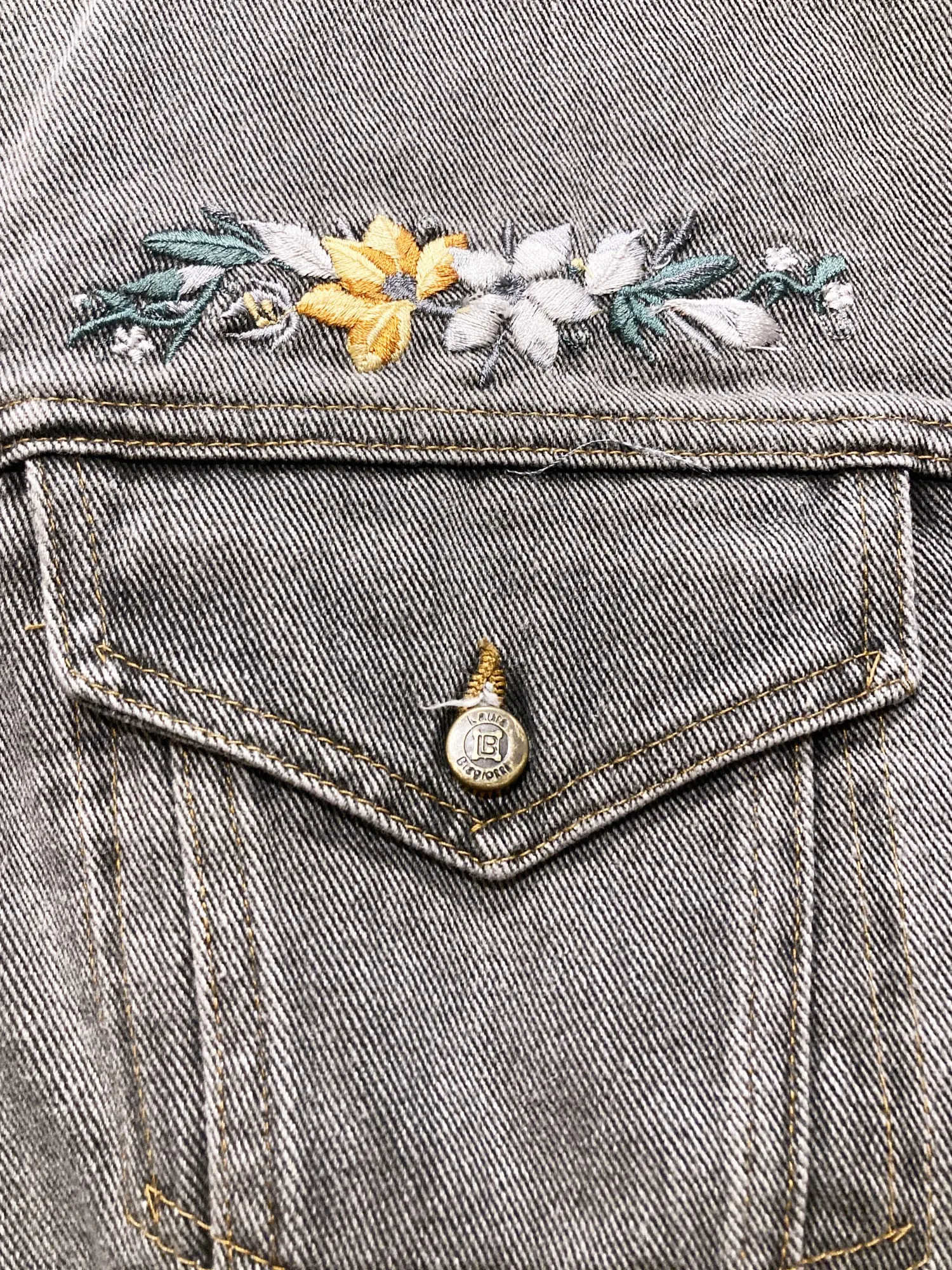 Laura Biagiotti Jeans cropped grey denim embroidered floral trucker jacket - S